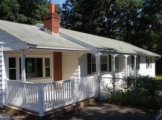 18300 Chestnut Dr, Triangle, VA 22172