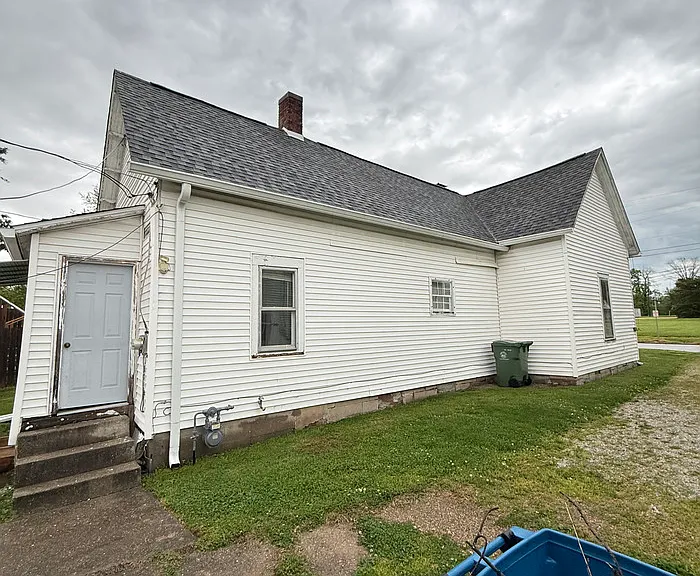 564 N North Court St — Photo 6
