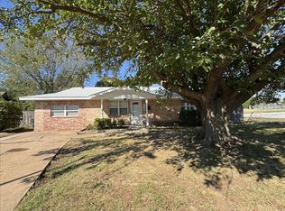 1704 Wind Hill Rd, Norman, OK 73071