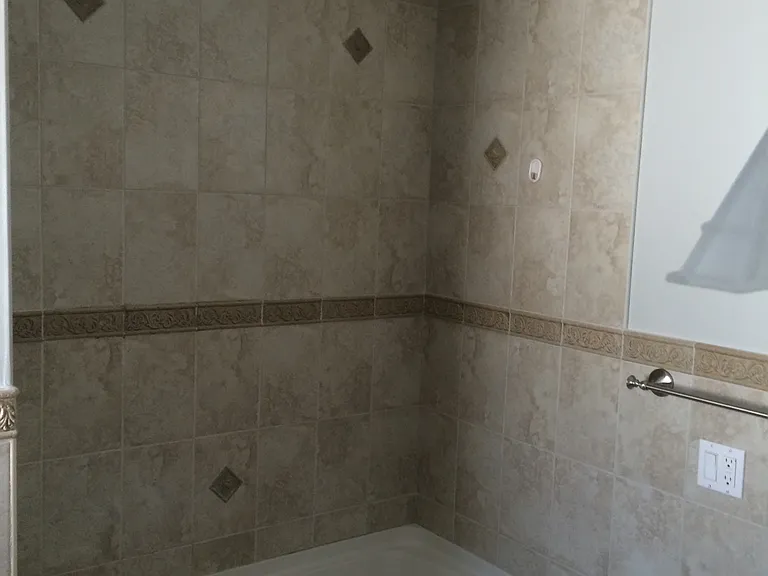 19-21 Agate Pl — Photo 8