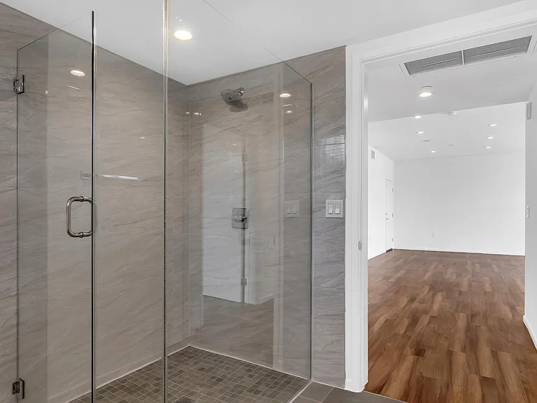 11260 Mississippi Ave #405 — Photo 44