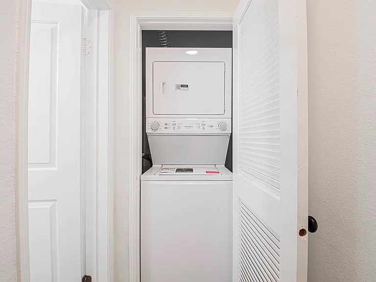 8748.5 Belford Ave #8748.5 — Photo 21