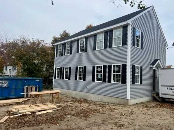 29 5th Ave, Taunton, MA 02780