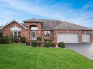 16041 W Red Cloud Dr, Lockport, IL 60441