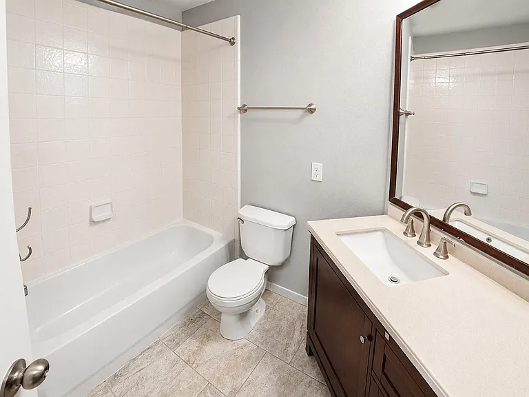 9607 Memorial Crossing Ct — Photo 17