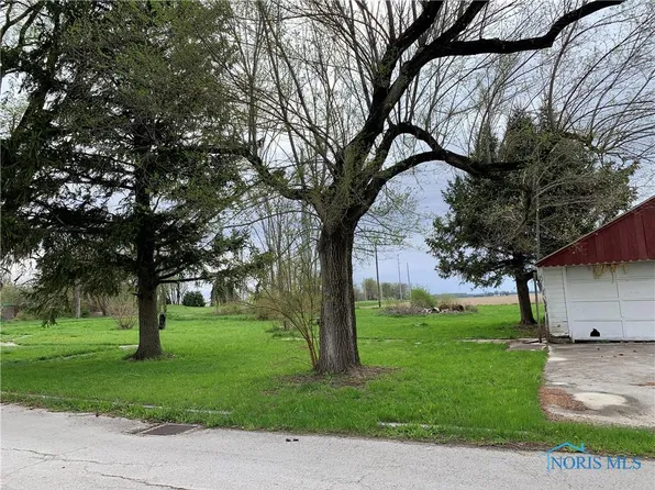 8241 & 8251 W County Road 28, Fostoria, OH 44830