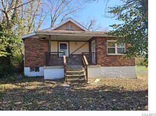 9952 Noble Ln, Saint Louis, MO 63136