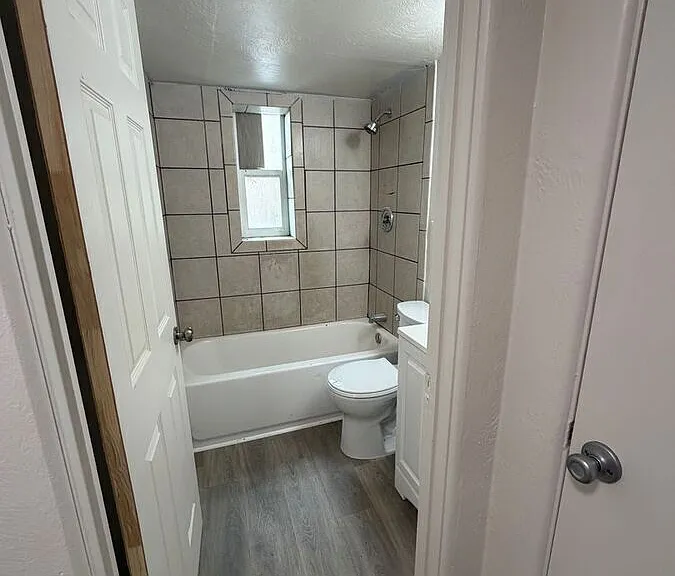 1732 W Mosier Pl #11 — Photo 4