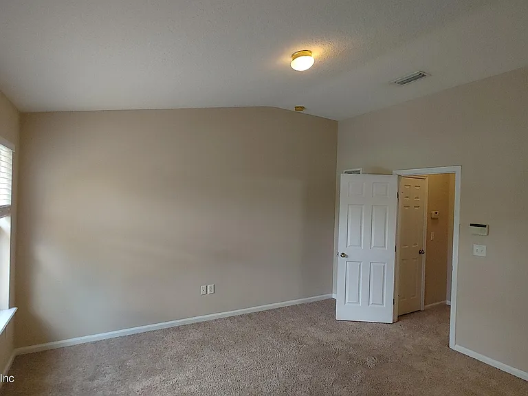 5976 Pavilion Dr — Photo 21