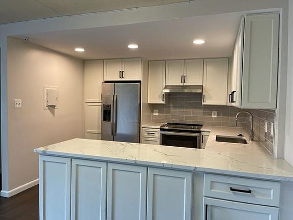 3rd image of 6300 Stevenson Ave APT 423