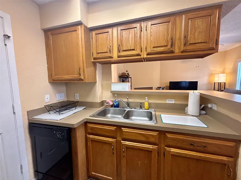 915 W 23rd St #206 — Photo 11