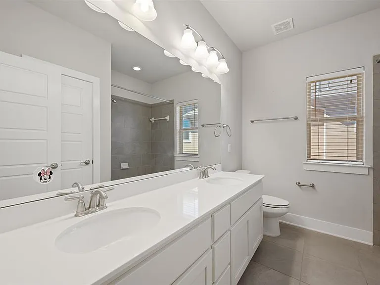 13800 Lyndhurst St #326 — Photo 24