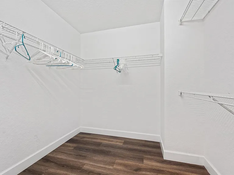13745 Yarmouth Dr — Photo 23