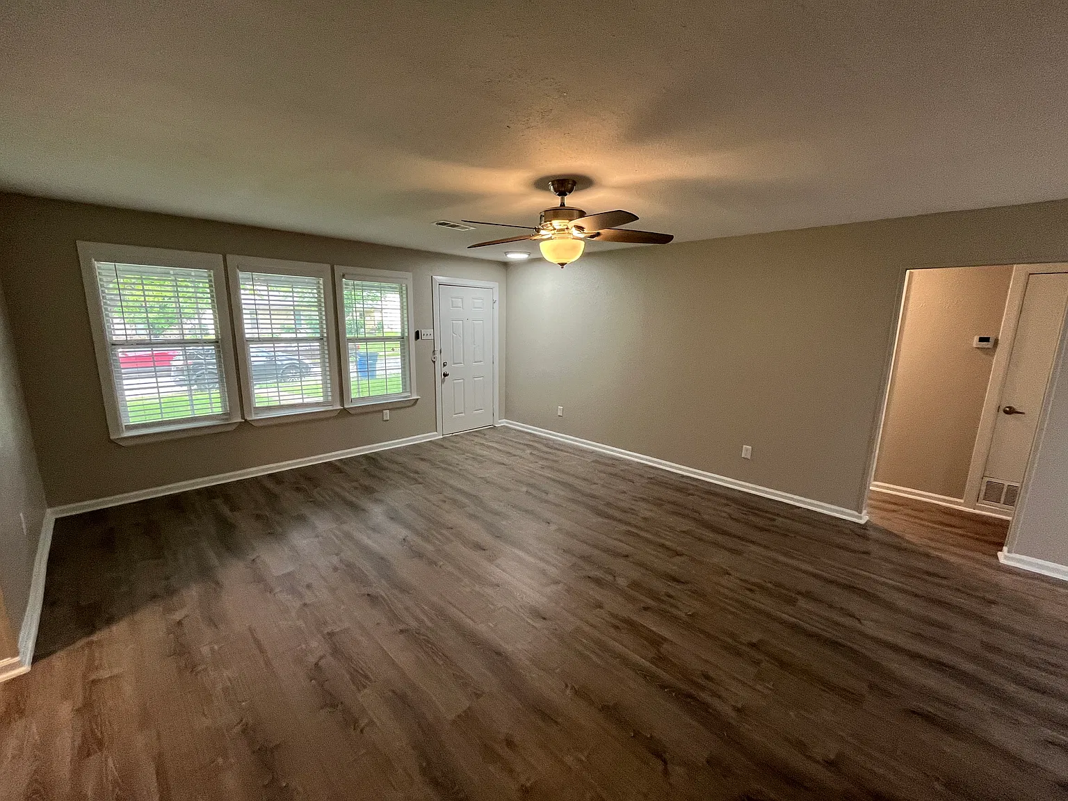 4 bed, 1810 sqft, $2,000 — Photo 3