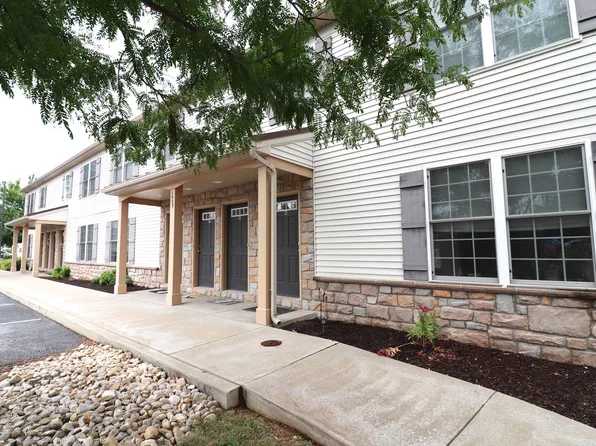 1605 W Main St #E, Ephrata, PA 17522