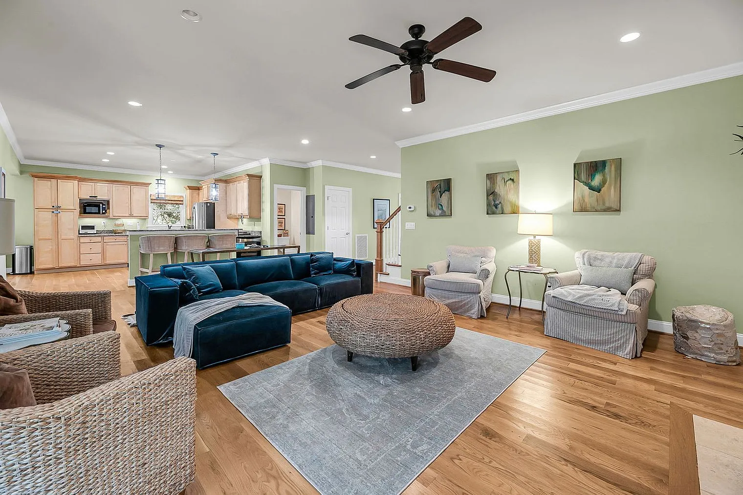 4 bed, 5.0 bath, 3498 sqft, $9,621 — Photo 2