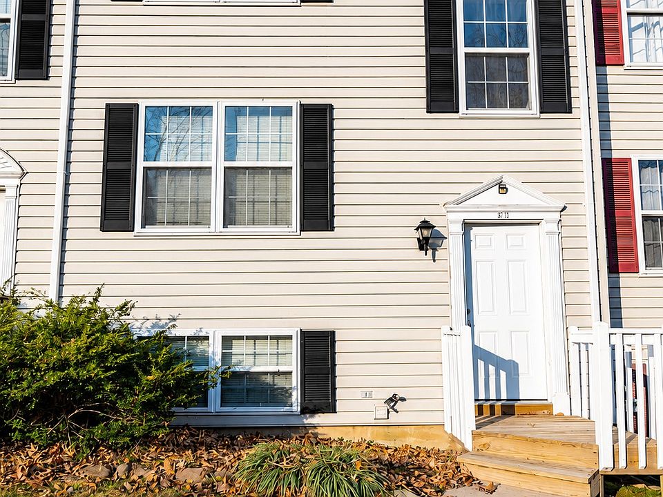 1st image of 30 Duck Harbour Dr