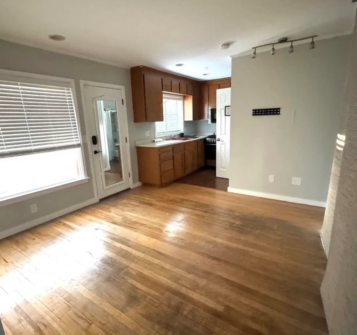 Studio, 240 sqft, $2,100 — Photo 2