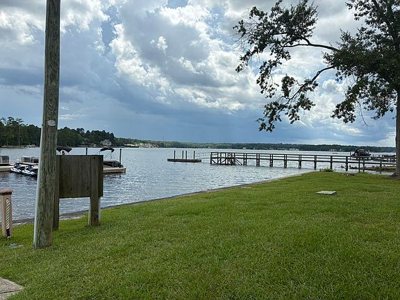 2nd image of 40 Boardwalk Ln