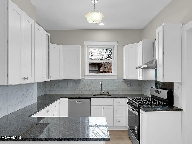 37 Beacon Blvd — Photo 8