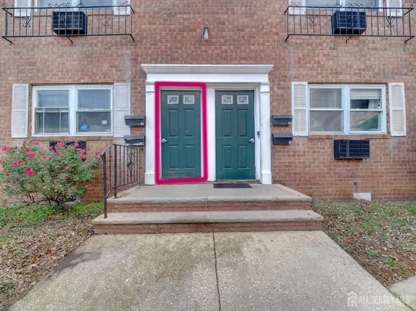 289 Main St APT 2N, Spotswood, NJ 08884