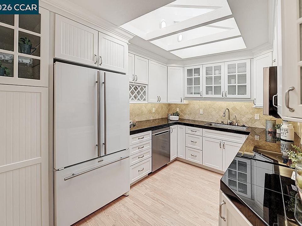 1st image of 2709 Ptarmigan Dr APT 3