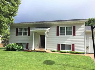1025 Debra St, Wrightstown, WI 54180