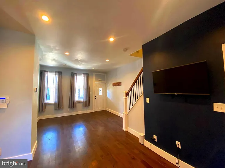 1457 N Corlies St — Photo 10