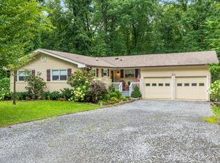 711 Cauthen Way, Signal Mountain, TN 37377
