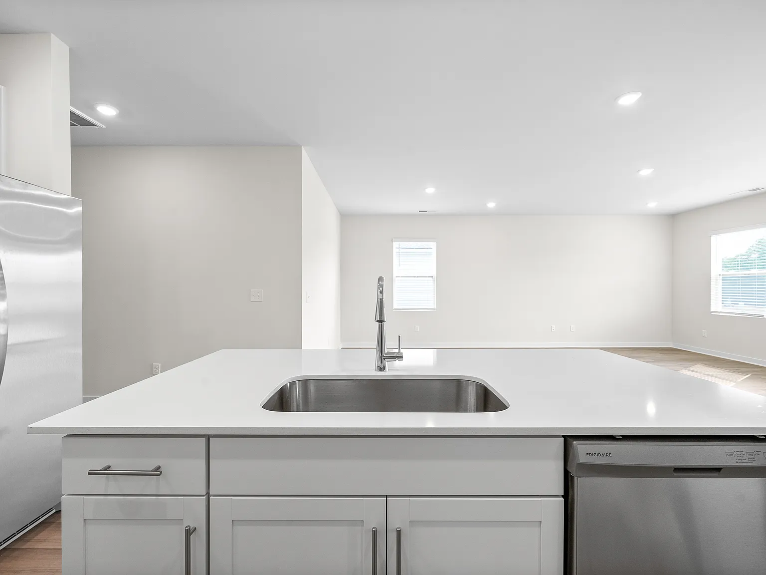 3 bed, 1673 sqft, $1,975 — Photo 3