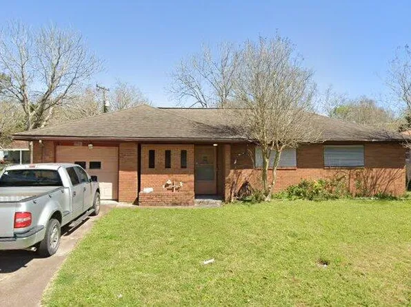 2930 Danforth Dr, Texas City, TX 77590