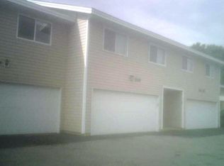 319 Shawnee Trl, Shakopee, MN 55379