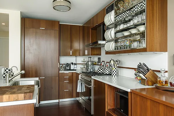 Sold by Corcoran | media 23