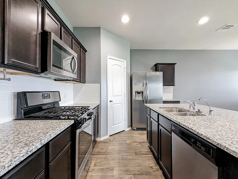 14541 Montclair Way — Photo 3