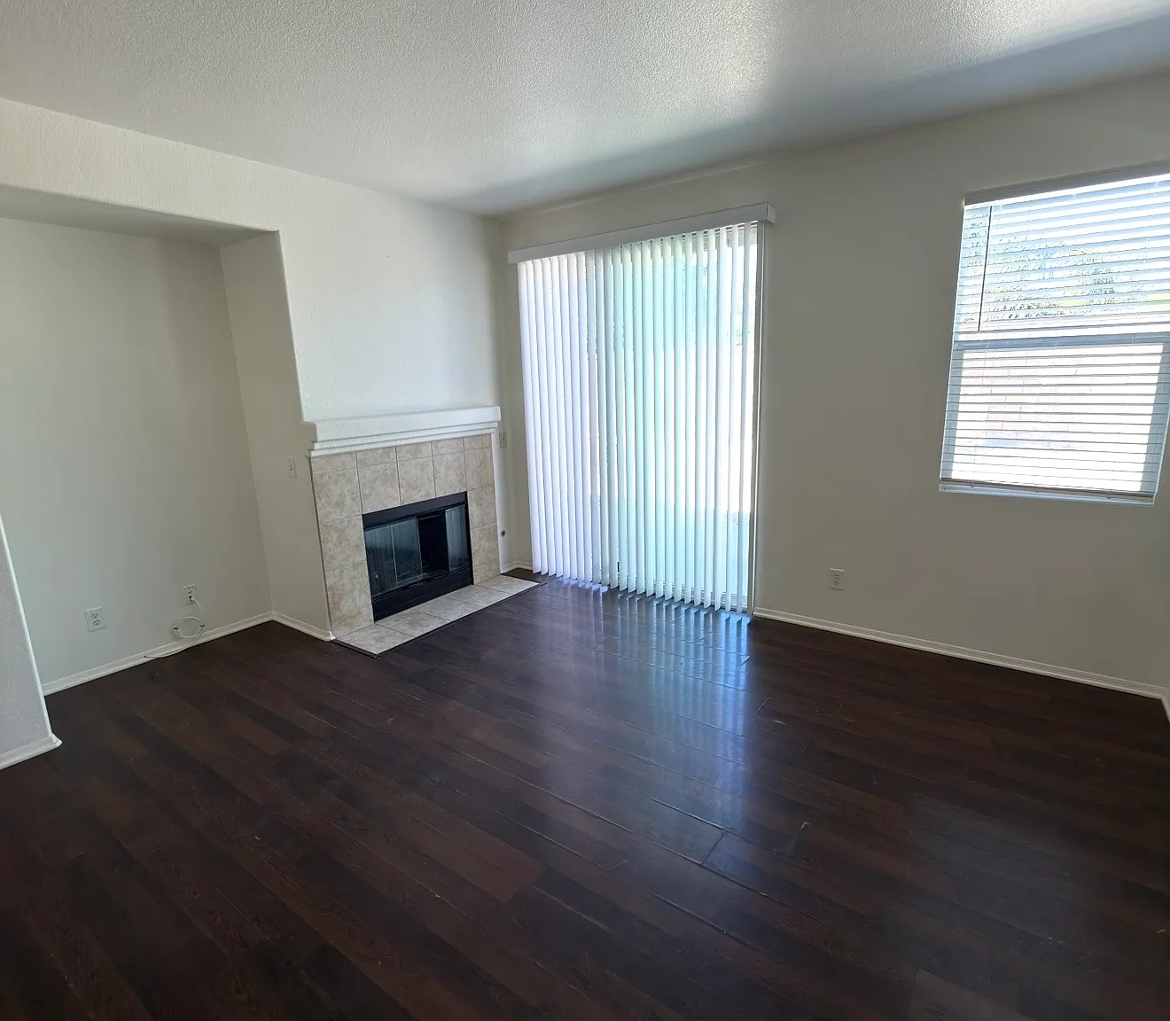 6 bed, 3166 sqft, $3,650 — Photo 4