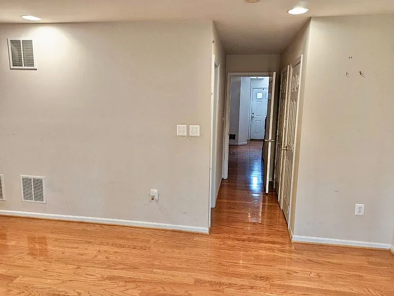 6984 Cromarty Dr — Photo 12
