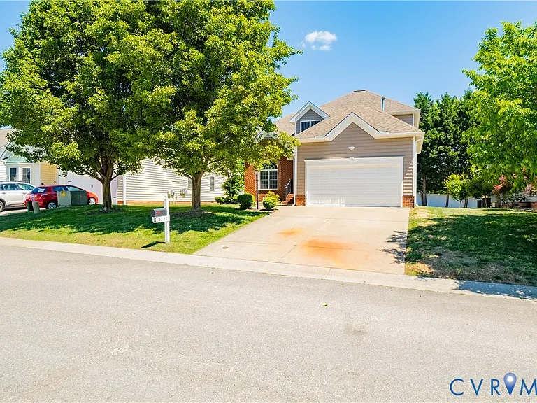 9721 Pemberton Crossing Dr — Photo 4