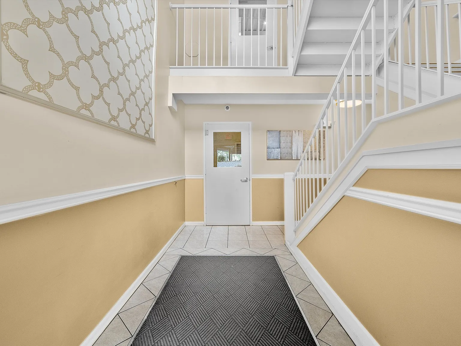 2 bed, 1.5 bath, 900 sqft, $2,700 — Photo 3