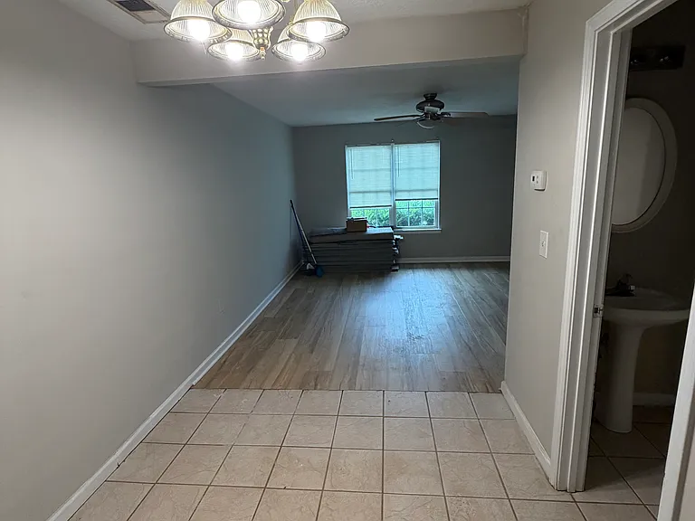 12 Point Place Dr — Photo 5