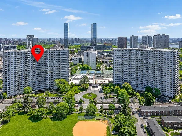 2100 Linwood Ave APT 17C, Fort Lee, NJ 07024
