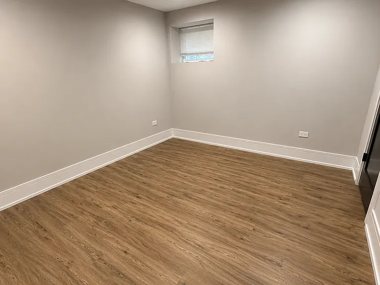 3452 W Walnut St — Photo 3