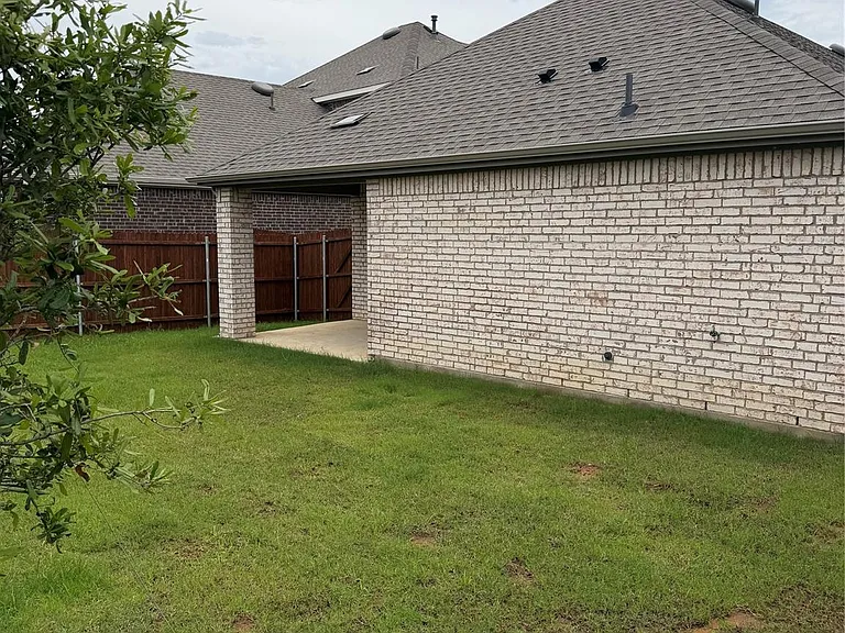 10213 Barron Dr — Photo 16