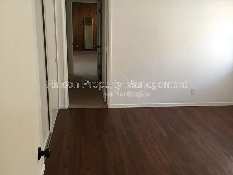 513 N North St — Photo 12