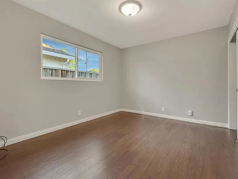 1202 Foley Ave — Photo 6