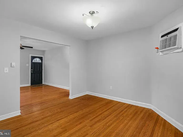 2111 Mifflin St — Photo 5