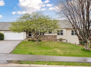 143 Wedgewood Dr, Saint Paul, MN 55115