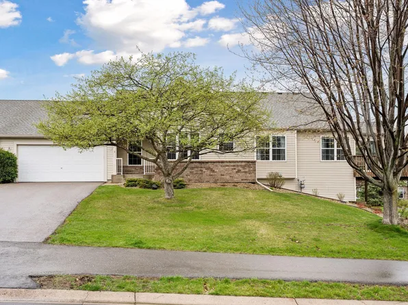 143 Wedgewood Dr, Saint Paul, MN 55115