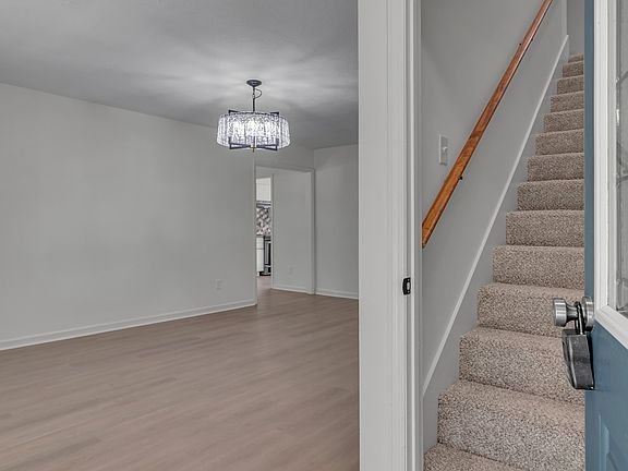 5th image of 109 Vincent Ln