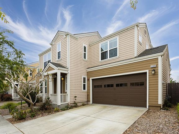 2nd image of 1388 Woodside Circle