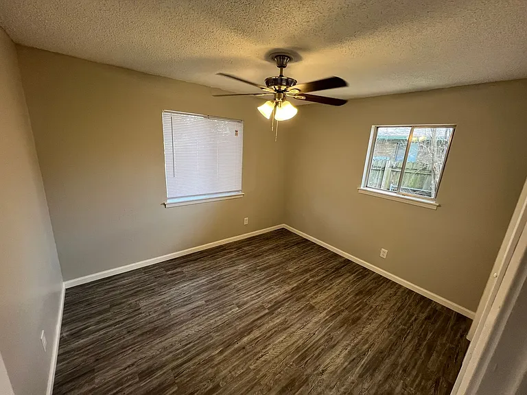 8902 Little Walnut Pkwy — Photo 14